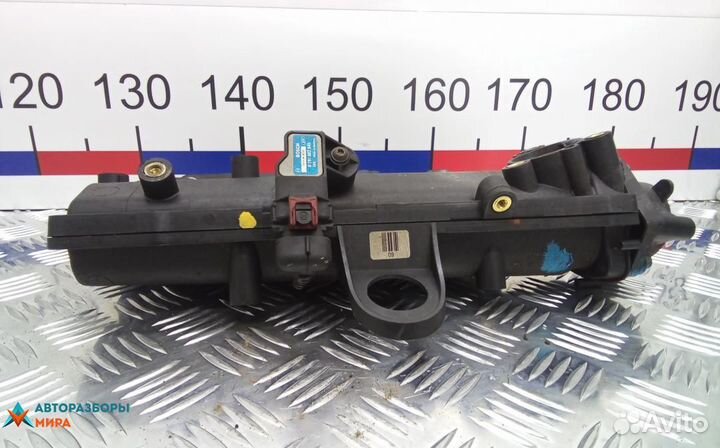 Коллектор впускной Opel Astra J 2011