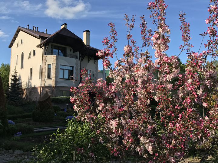 Коттедж 434,2 м² на участке 21,9 сот.