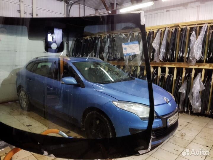 Лобовое стекло Renault Megane