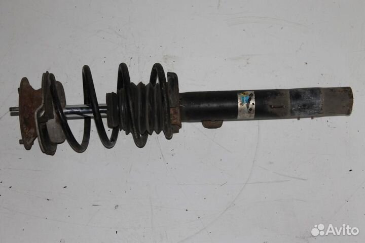 Стойка амортизатора передняя левая BMW 3