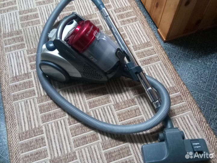 Пылесос Electrolux VC-TC3501S