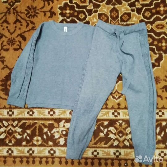 Тëплые вещи для девочки 122см