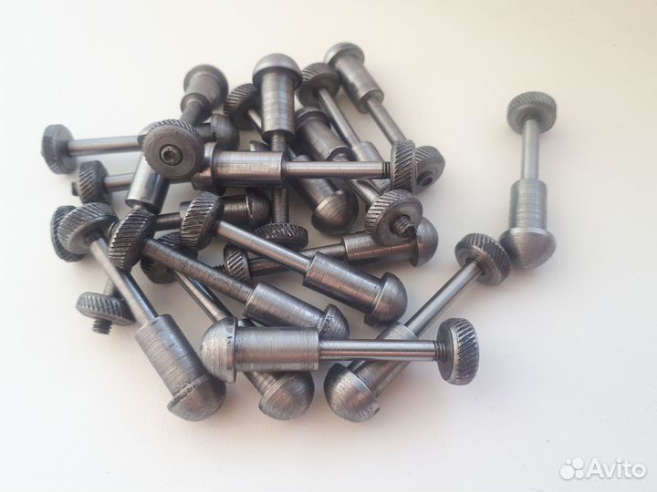 Штиф для венгерской складной сапёрной лопаты-кирки