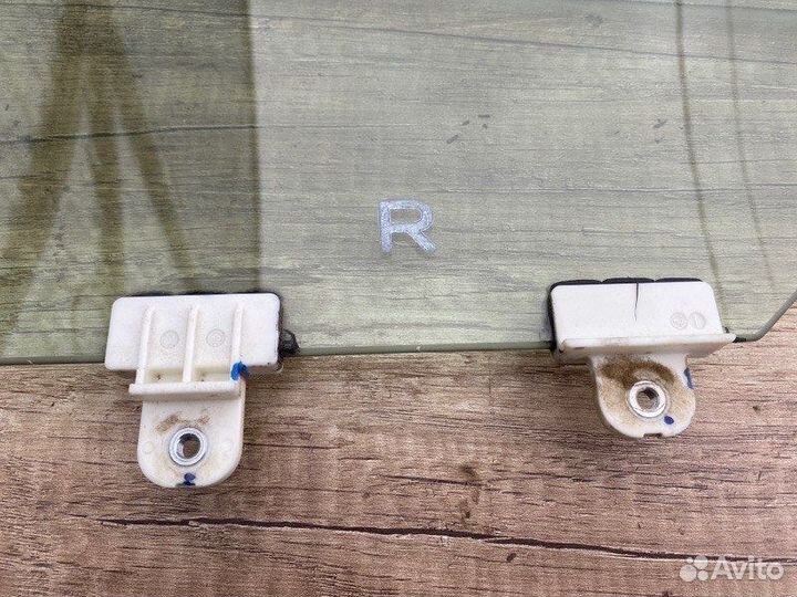 Стекло двери переднее левое Nissan Teana L33