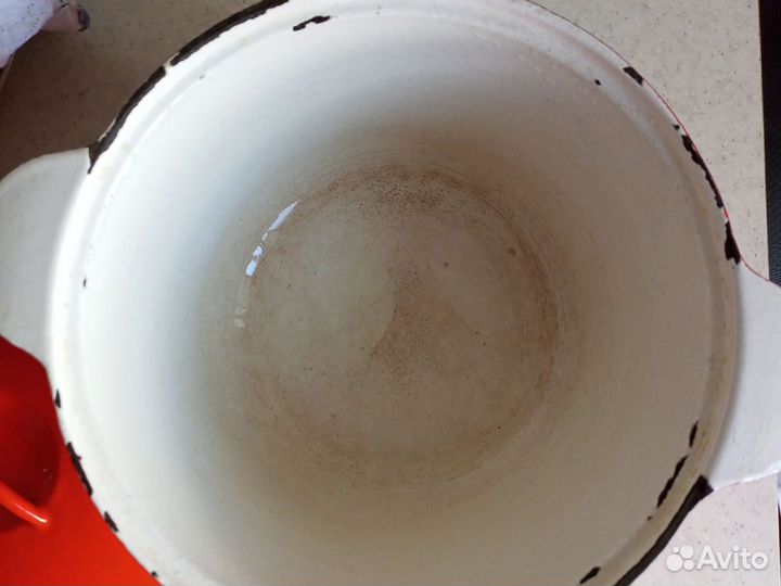 Кастрюля чугунная эмалированная СССР