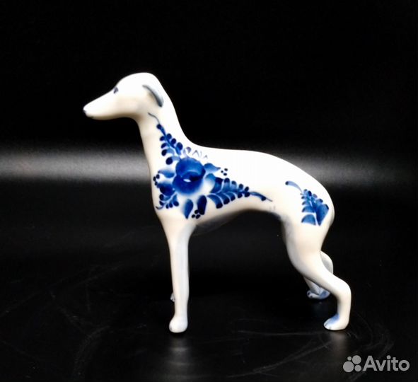 Левретка - статуэтка из фарфора