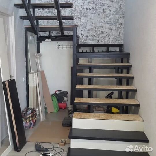 Установщик лестниц