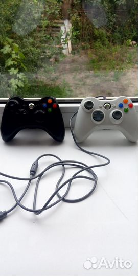 Геймпады и диски на Xbox 360