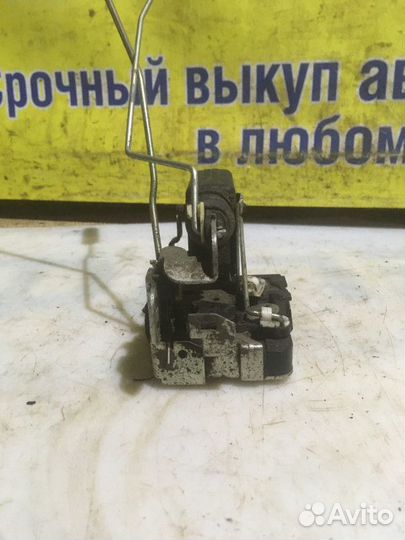 Замок двери передний правый Renault Logan