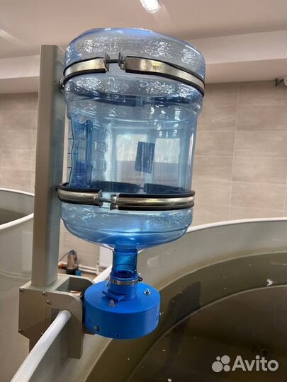 Кормушка для рыб в узв