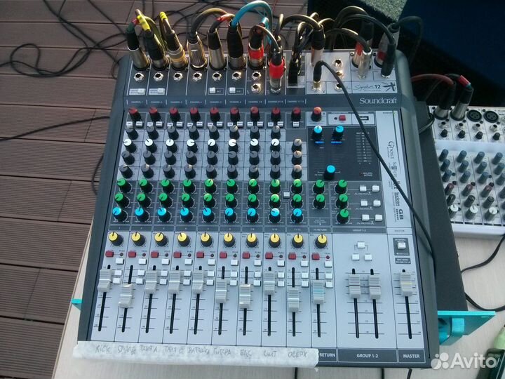 Микшерный пульт Soundcraft Signature 12 MTK