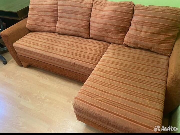 Продам угловой диван бу