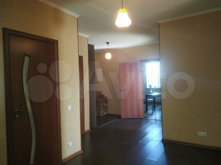 4-к. квартира, 109 м², 1/3 эт.