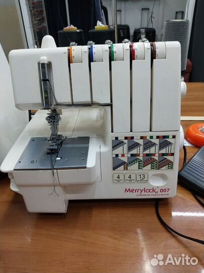 Коверлок merrylock