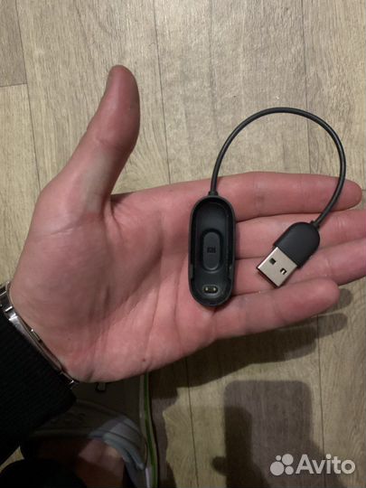 Зарядка на ими бенд 4