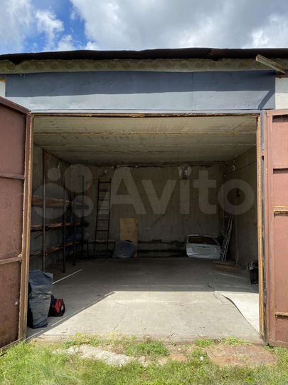 Гараж, > 30 м²