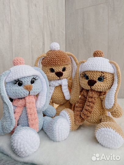 Вязаный зайчик символ 2023