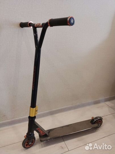 Трюковой самокат mangoose