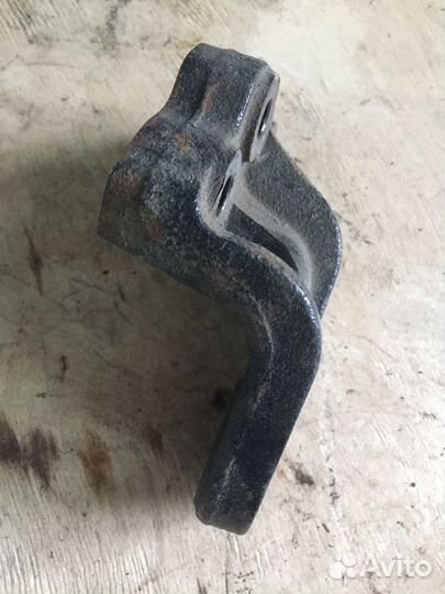 Кронштейн опоры двигателя Киа Рио Kia Rio 4