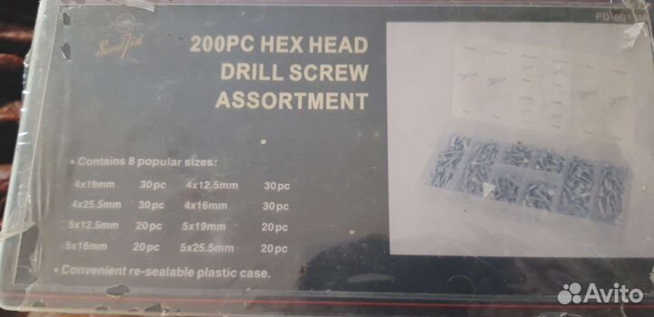 Набор саморезов по дереву