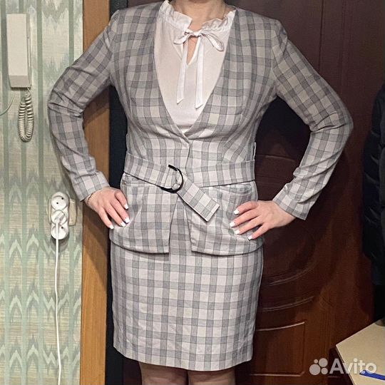 Костюм женский
