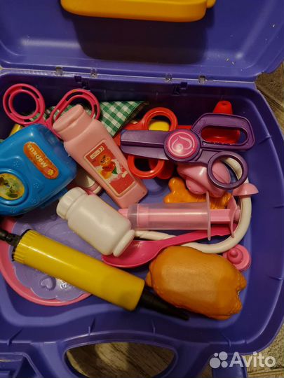 Набор доктора в чемодане