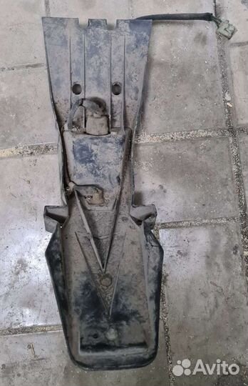 Брызговик на мотоцикл с фарой