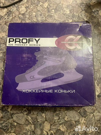 Коньки хоккейные