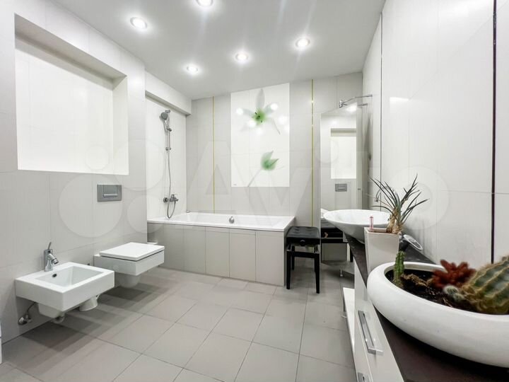 2-к. квартира, 78 м², 10/13 эт.