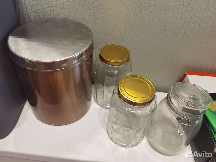 Мусорное ведро, банки для сыпучих