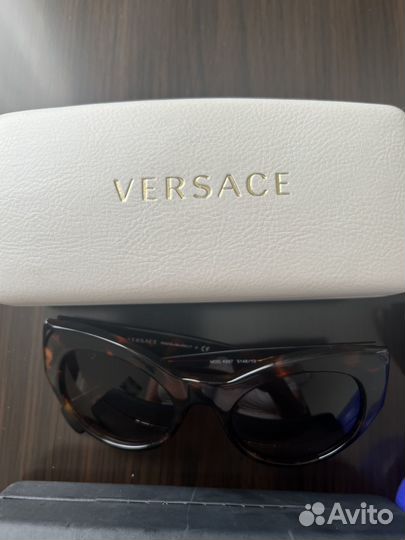Солнцезащитные очки женские versace