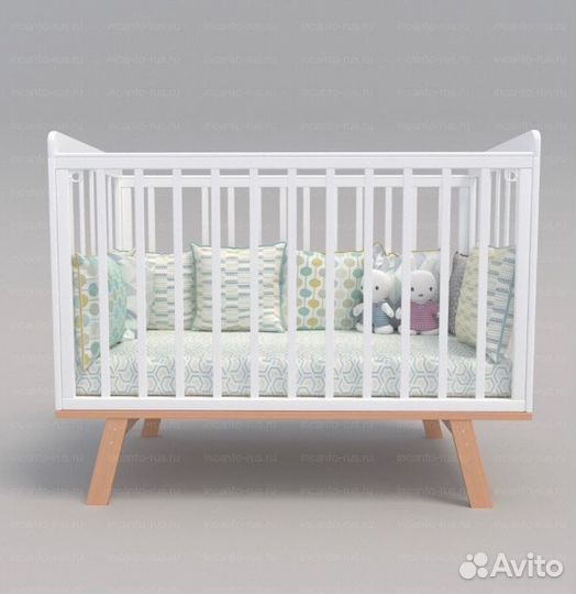 Детская кровать с маятником