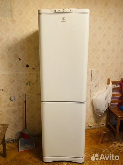 Холодильник + микроволновка