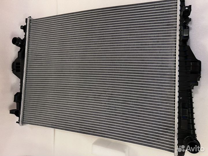 Радиатор охлаждения NEW на Porsche Cayenne 958 4.8