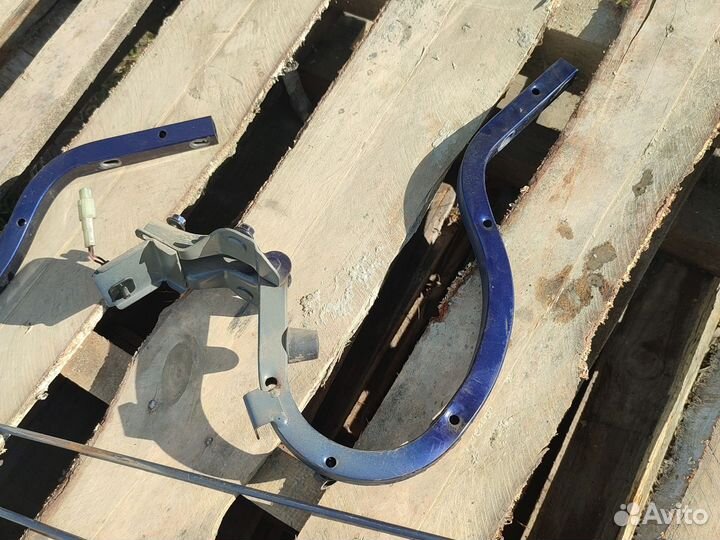 Киа Авелла петли багажника