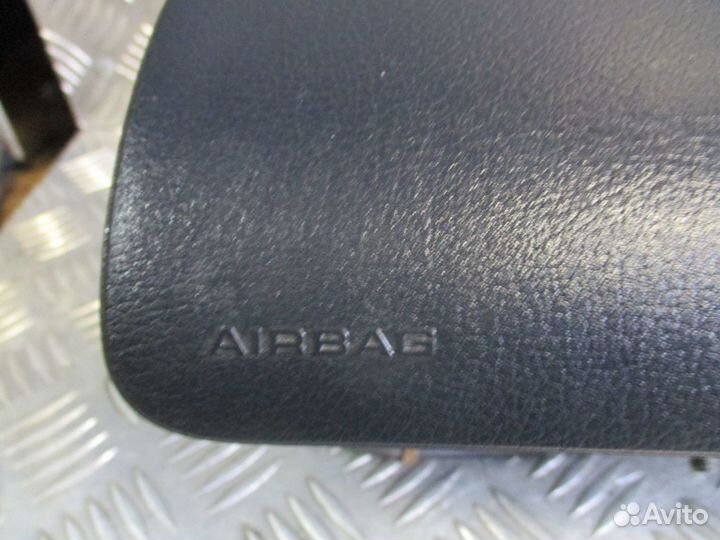 Крышка airbag в торпедо Audi A4 B5 1996г
