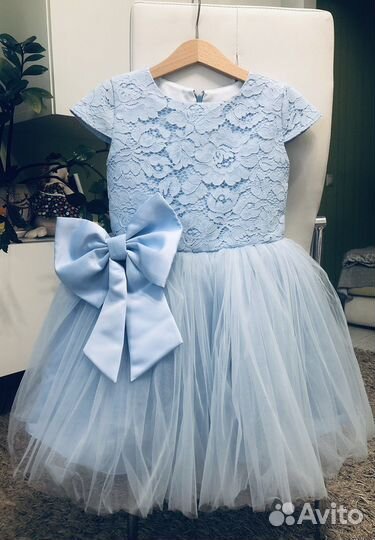 Платье праздничное для девочки на 4-6 лет новое