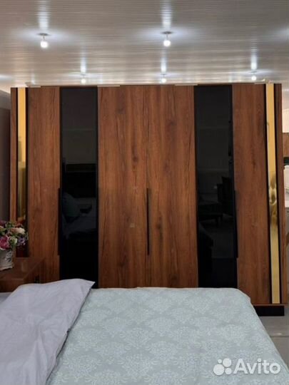 Спальный гарнитур