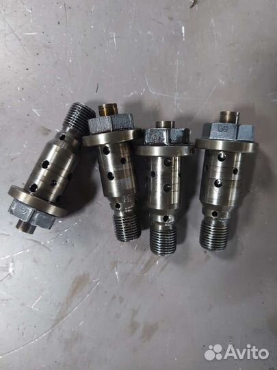 Болт распредвала на Mercedes m272 m273