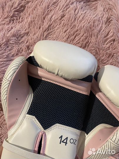 Боксерские перчатки 14 oz