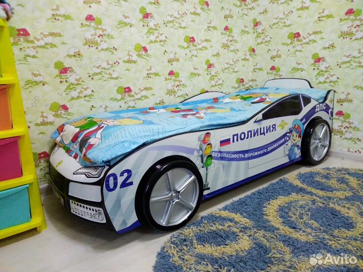 Кровать машинка