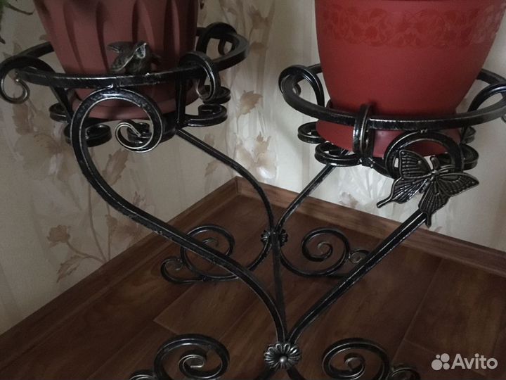 Подставка под цветы