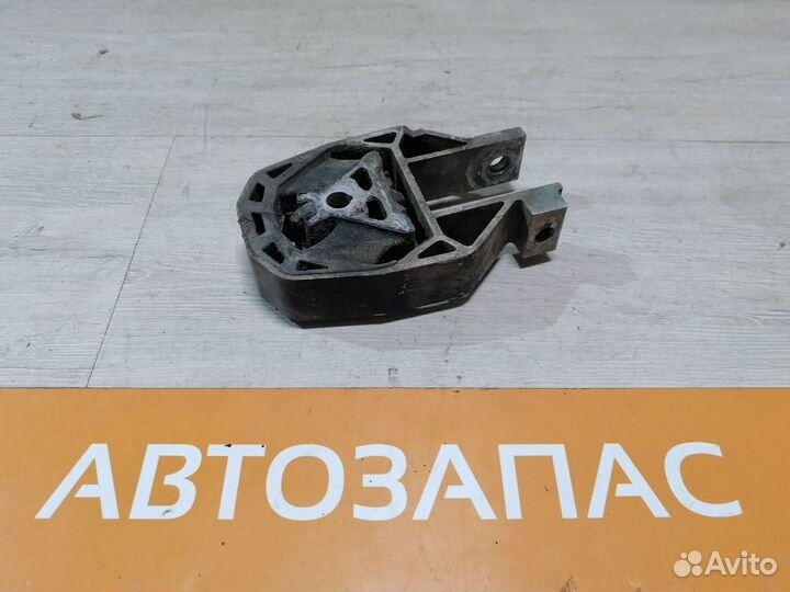 Кронштейн коробки подушка двигателя Ford Focus 3