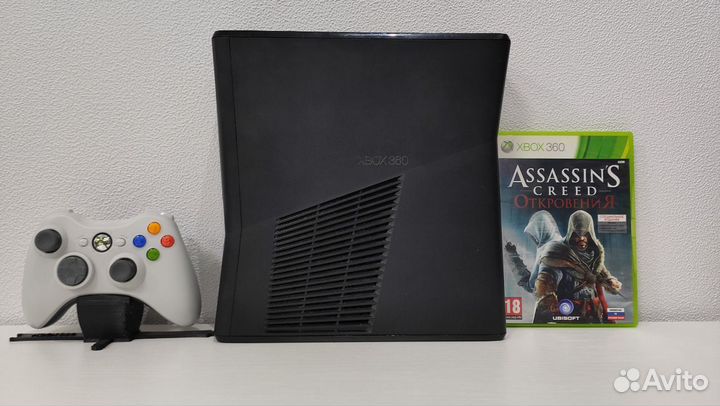 XBox 360 Slim прошит FreeBoot+ 2000 игр