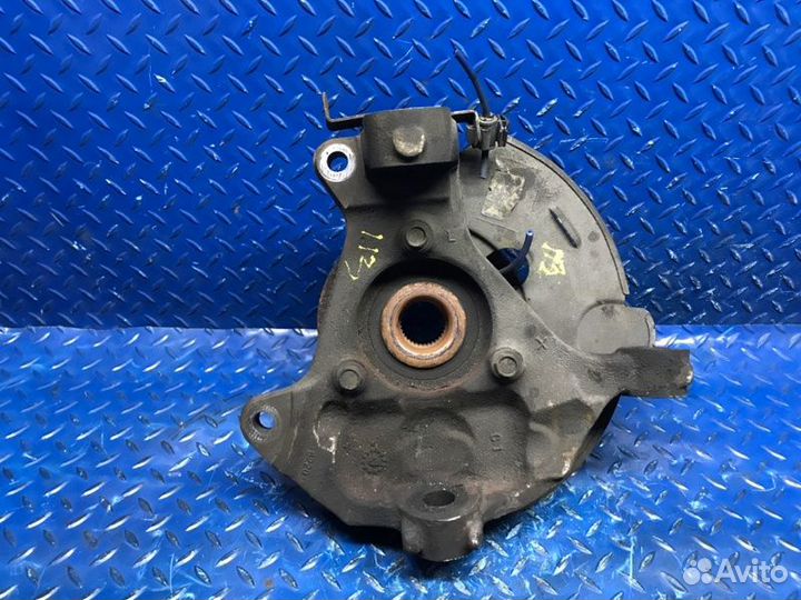 Кулак ступица передний левый Cadillac Escalade 3