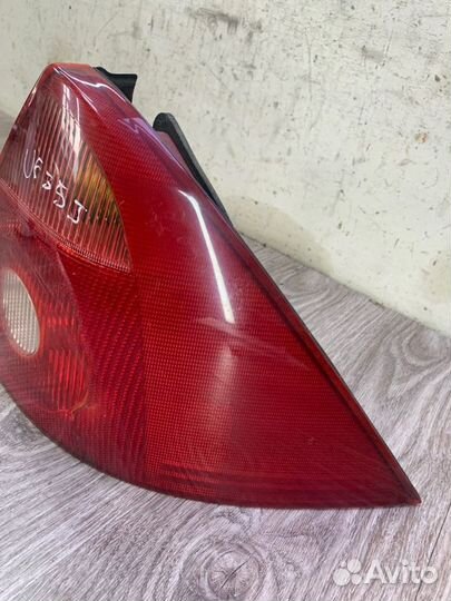 Фонарь задний правый Ford Mondeo хетчбэк 5-ти дв