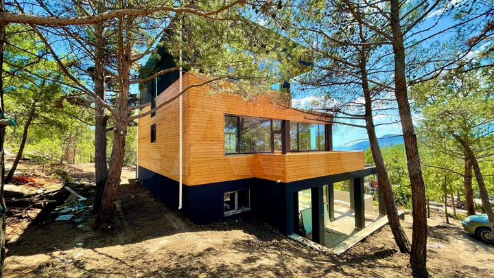 Дом 253 м² на участке 6,8 сот.