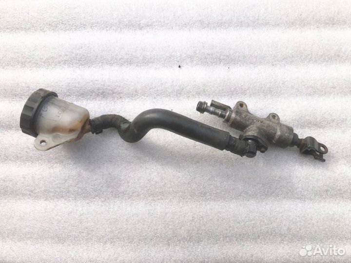 Honda VFR 800 2000 задний тормозной цилиндр