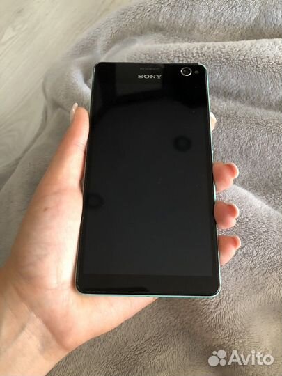 Телефон Sony