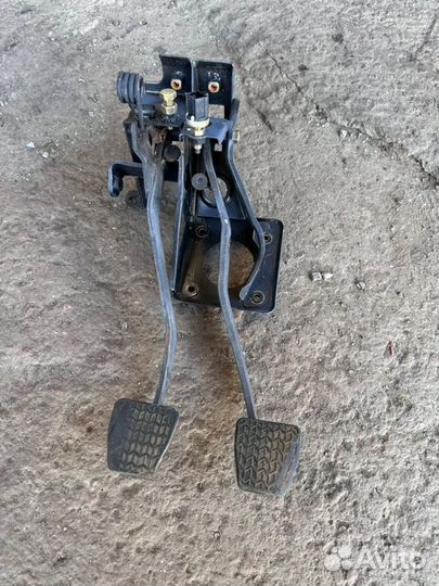 Педальный узел Geely Emgrand Ec7 EC7